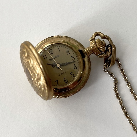 Majesti Accessories Vintage Majestron Quartz Antique Gold Pocket